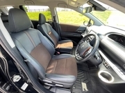 【那覇空港前店】高年式　コンパクトワゴン　6～7人乗り　OKA:W1画像