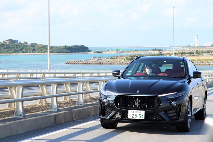 【高級SUV・満タン返し不要プラン】令和2年式マセラティ・レヴァンテ　外装ブラック画像2